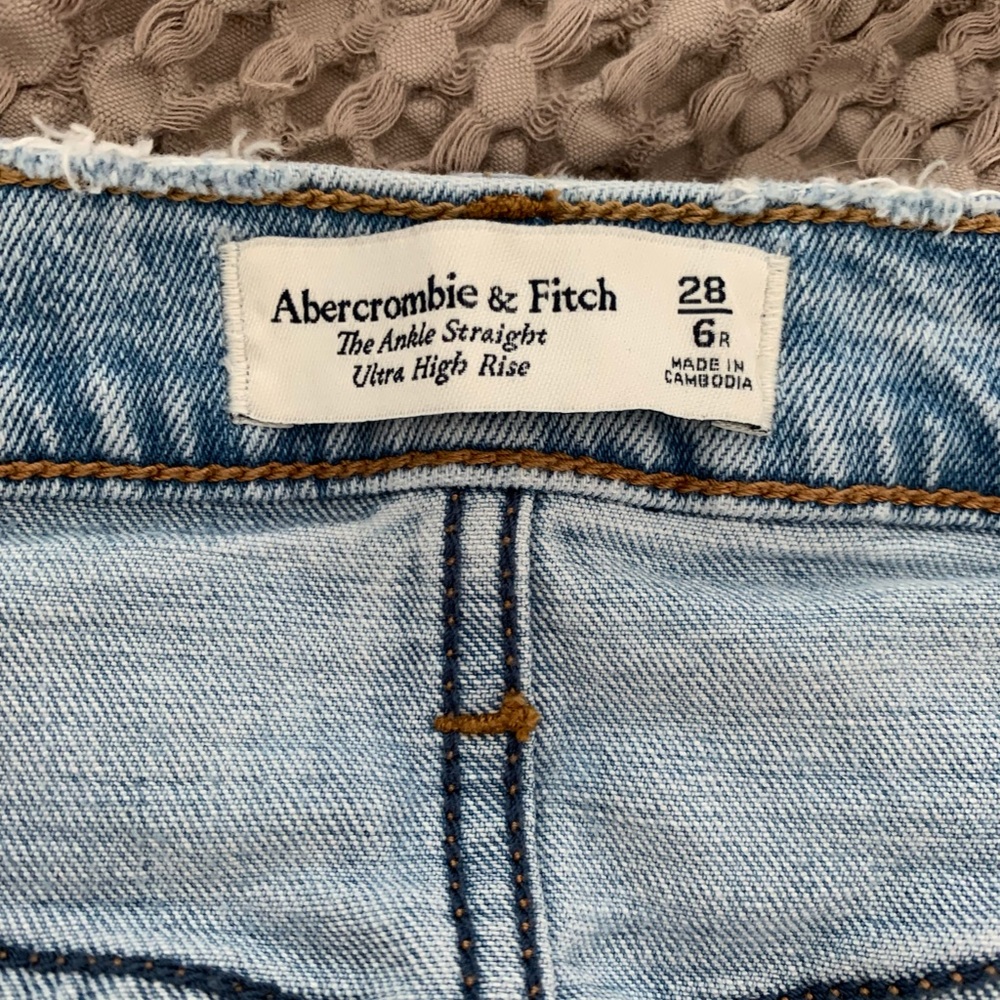 Abercrombie ultra high rise ankle straight jeans
